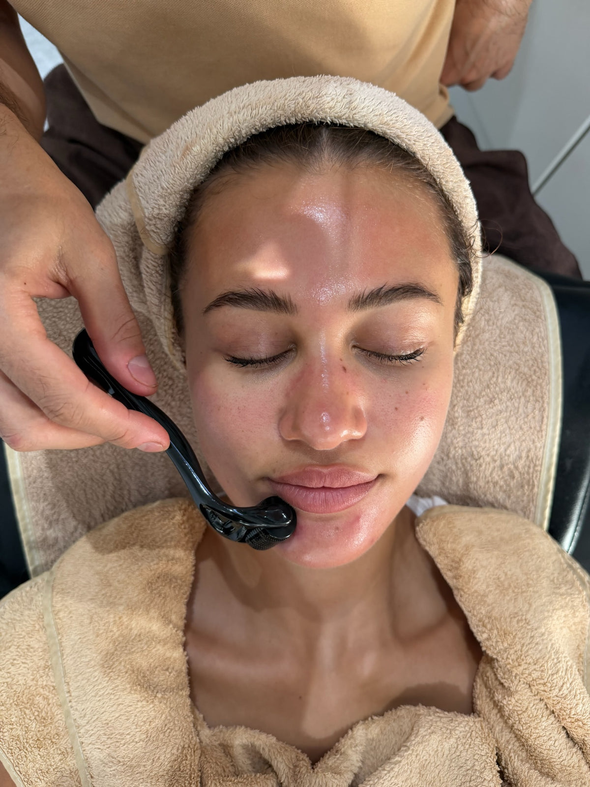 Lymphatic Drainage + Buccal Sculpt Facial